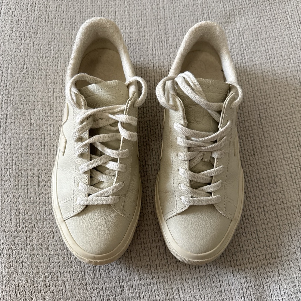 Veja Women's Cream Sneakers